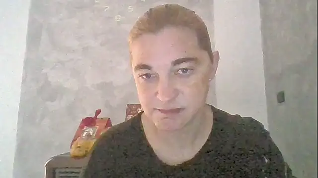 Snapshot of GoldenAngelMilf chatting on December 2025 07:45:02 AM GoldenAngelMilf online show from December 2025 07:45:02 AM