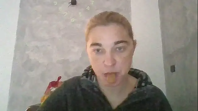 Snapshot of GoldenAngelMilf chatting on December 2025 07:37:01 AM GoldenAngelMilf online show from December 2025 07:37:01 AM