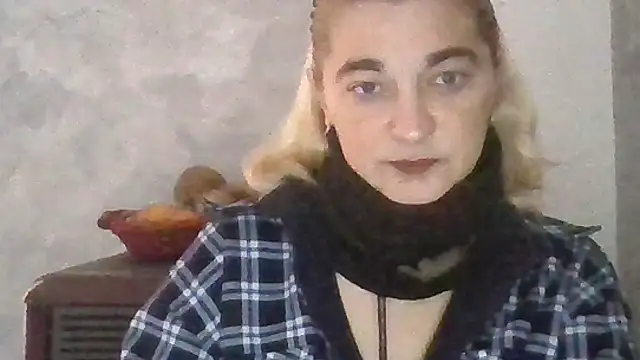 Snapshot of GoldenAngelMilf chatting on February 2026 03:00:02 PM GoldenAngelMilf online show from February 2026 03:00:02 PM