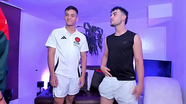 Spaceboys18 online show from October 2025 01:22:01 AM