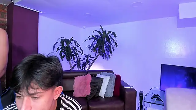 Spaceboys18 online show from October 2025 01:17:02 AM