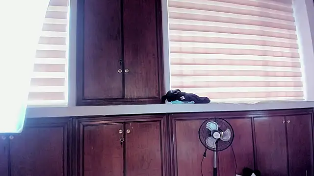 Snapshot of Violet_Anders chatting on October 2025 08:17:01 PM Violet Anders online show from October 2025 08:17:01 PM