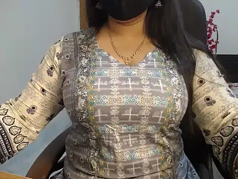 Snapshot of Queen_Homaira chatting on November 2025 03:38:01 AM Queen Homaira online show from November 2025 03:38:01 AM