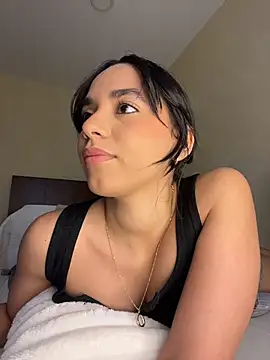 Capricho 01 online show from October 2025 06:53:01 PM