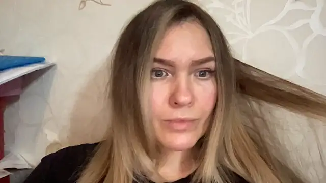 Snapshot of Milysoren chatting on February 2026 06:33:01 PM Milysoren online show from February 2026 06:33:01 PM