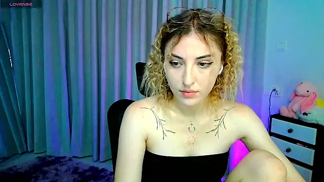 AmyVilvet  online show from March 2026 09:21:01 PM