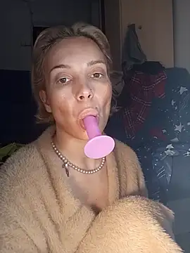 Conny Shellie online show from November 2025 10:36:02 AM