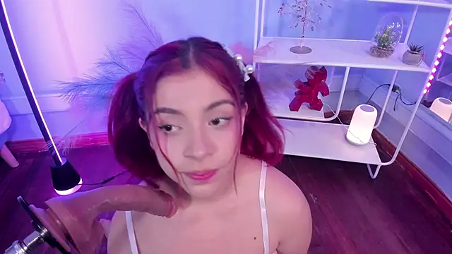 KathiaSaenz  online show from October 2025 04:00:02 AM