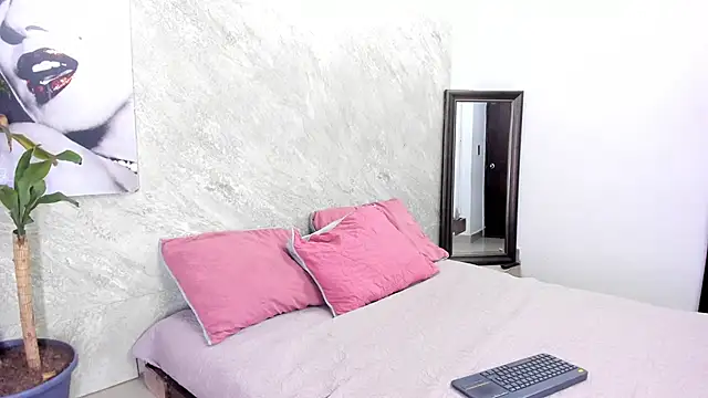 Chanel-munoz online show from November 2025 04:05:01 AM