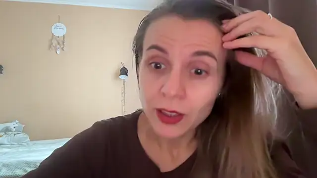 AnnieLove7722 online show from October 2025 12:57:02 PM