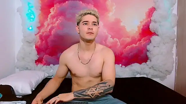 AlexPiersss online show from November 2025 07:08:02 PM