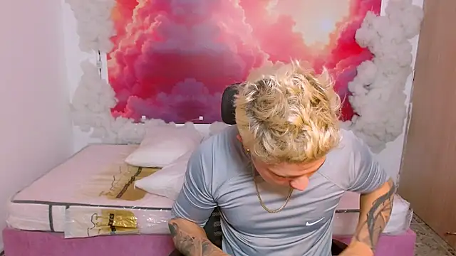 AlexPiersss online show from November 2025 07:13:02 PM