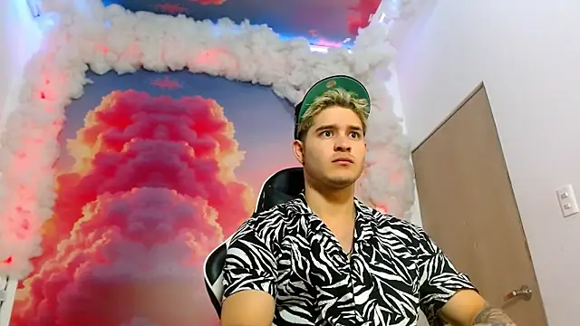 AlexPiersss online show from November 2025 07:04:02 PM