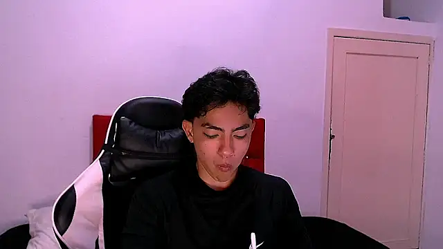 RomeoMillerr online show from November 2025 07:24:02 PM