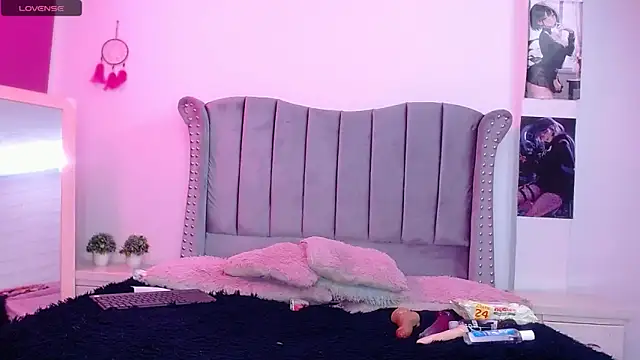 sweet naomy01 online show from November 2025 12:54:02 AM