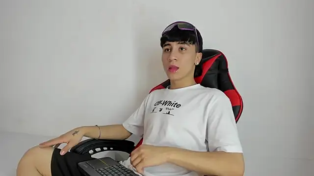 XaanderGrey online show from October 2025 07:42:02 PM