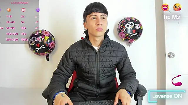 XaanderGrey online show from October 2025 07:36:02 PM