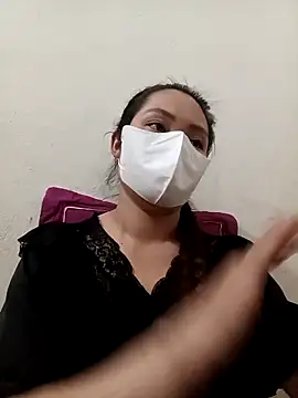 bree-zz online show from December 2025 01:16:01 PM