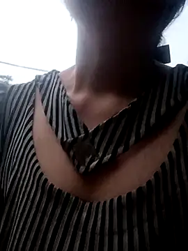 bree-zz online show from March 2026 11:09:01 PM