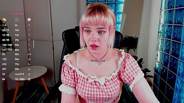 MayWins online show from October 2025 07:17:02 AM