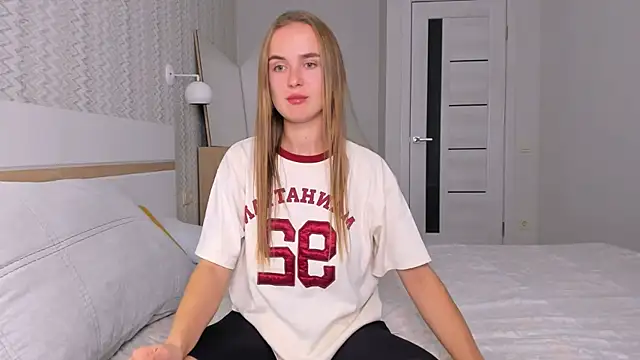 LilMary  online show from October 2025 07:57:02 PM