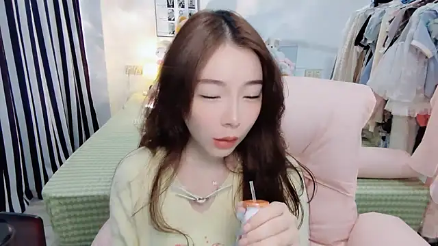 Snapshot of Gardenia-222 chatting on November 2025 07:51:01 AM Gardenia-222 online show from November 2025 07:51:01 AM