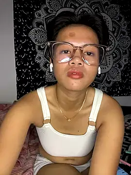 Snapshot of Obre17 chatting on March 2026 05:02:02 AM Obre17 online show from March 2026 05:02:02 AM