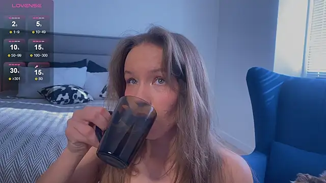 Snapshot of Sienna_Mi_ chatting on October 2025 04:59:02 AM Sienna Mi online show from October 2025 04:59:02 AM