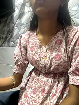 Nencycute1 online show from October 2025 06:38:02 PM