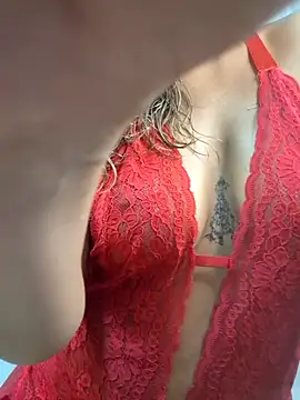 AlinemariaX online show from November 2025 10:31:02 PM