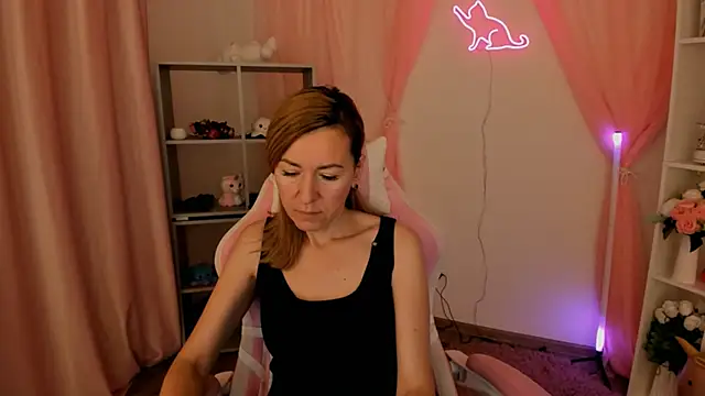 DonnaSmitth online show from December 2025 11:48:01 AM