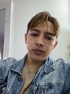 Lian Miller1  online show from April 2026 01:49:02 PM