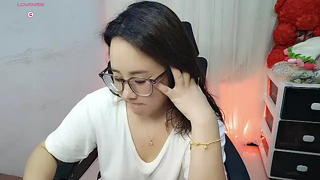 NEWONETO online show from October 2025 10:49:01 AM