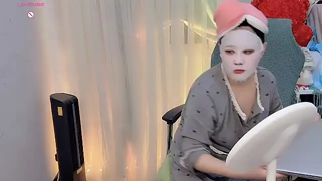 NEWONETO online show from November 2025 12:27:01 PM