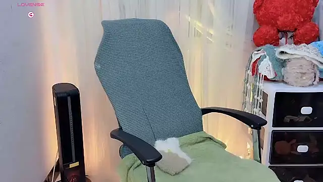 NEWONETO online show from November 2025 09:19:02 AM