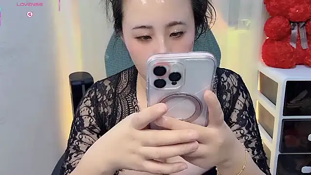 NEWONETO online show from December 2025 11:04:01 AM