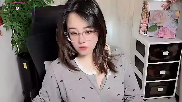 NEWONETO online show from April 2026 02:51:01 AM