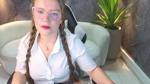 carla tp online show from October 2025 07:56:01 PM