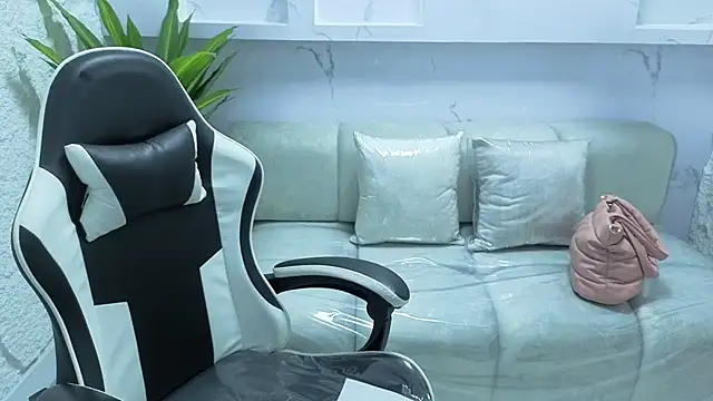 carla tp online show from November 2025 12:37:02 PM