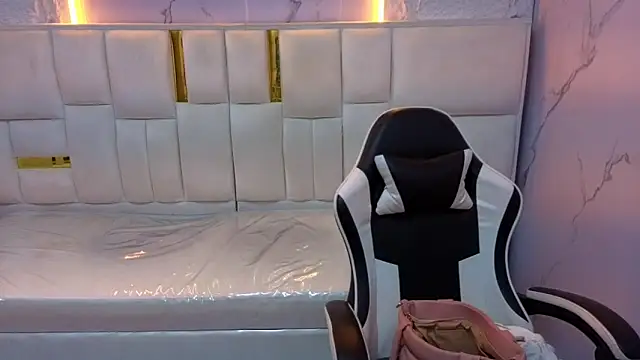 carla tp online show from November 2025 12:56:01 PM