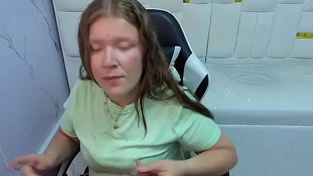 carla tp online show from November 2025 01:44:02 PM