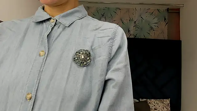 Valery More   online show from October 2025 12:06:02 PM