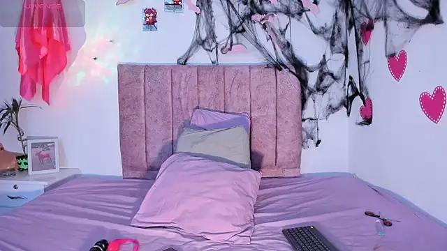 Mila 1wood online show from October 2025 12:45:02 PM