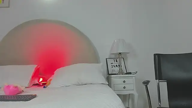 charlotte  queen online show from October 2025 02:29:02 PM