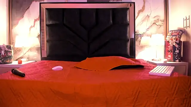 SusanVilla online show from December 2025 08:21:02 AM