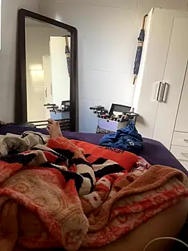 MCLZK online show from November 2025 06:18:02 PM