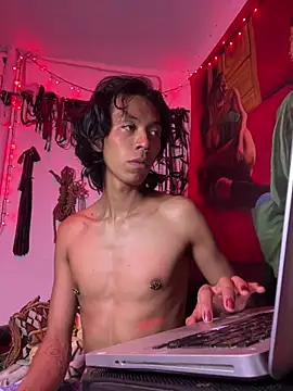 MadamLeRouge online show from March 2026 10:35:01 PM