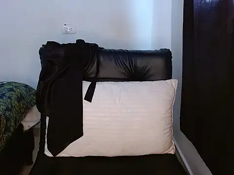 Snapshot of Diany_boobs chatting on November 2025 02:06:02 PM Diany boobs online show from November 2025 02:06:02 PM