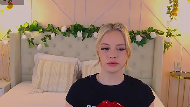 EllyLinn online show from April 2026 04:08:01 PM