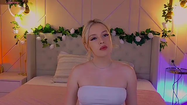 EllyLinn online show from April 2026 05:06:01 PM